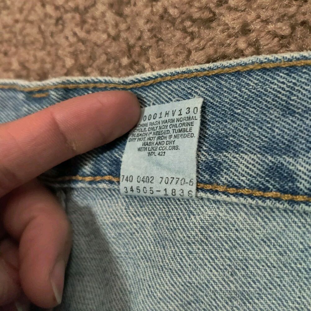 Vintage Levi's 505 Jean Shorts Mens 38 Blue Relaxed Fit Black Bat Wing Y2K Jorts - Picture 5 of 8